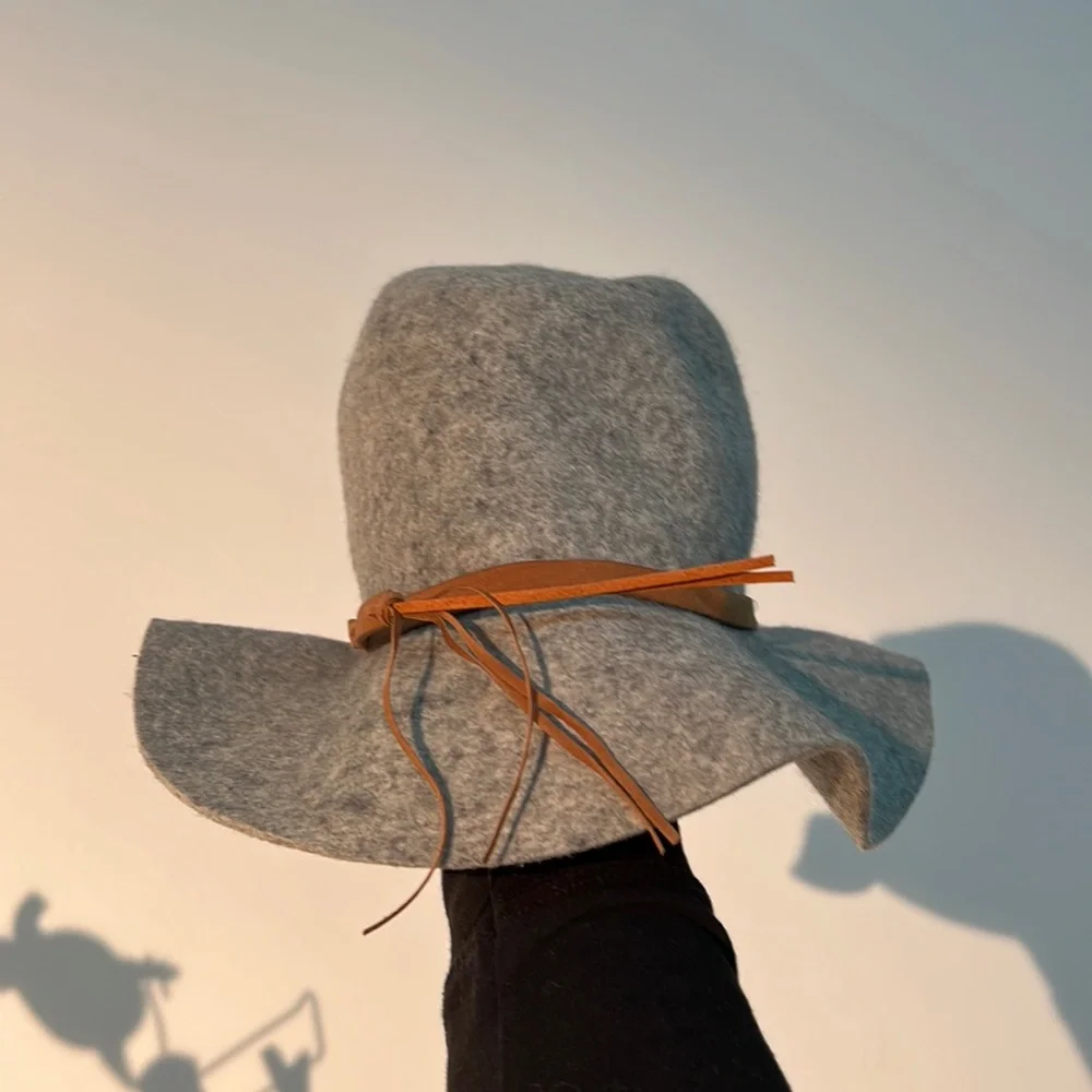 Cute hat! - Picture 1 of 3